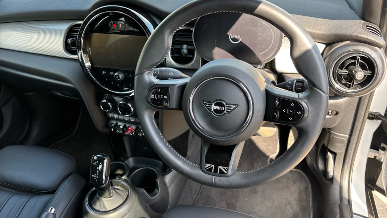 MINI Hatchback 1.5 Cooper Exclusive Premium 5dr Auto Petrol Hatchback